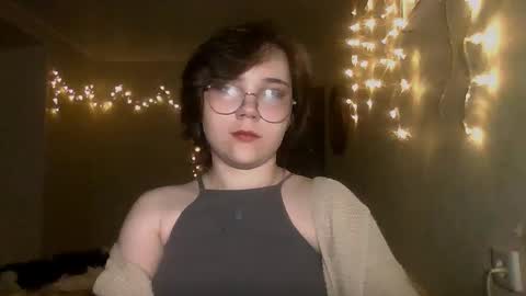 Snapshot of lily_violettt chatting on January 17, 2026, 6:33 pm Lily online show from January 17, 2026, 6:33 pm