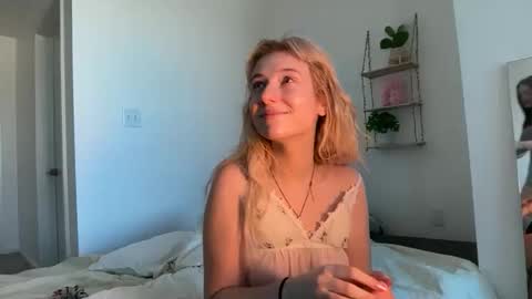Snapshot of lilybrown07 chatting on March 1, 2026, 6:10 pm lilybrown07 online show from March 1, 2026, 6:10 pm