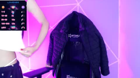 Liliana louise online show from December 2, 2025, 8:59 pm