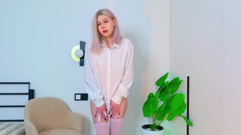 Lily online show from March 23, 2026, 2:37 am