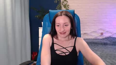 Lily online show from October 7, 2025, 5:37 am