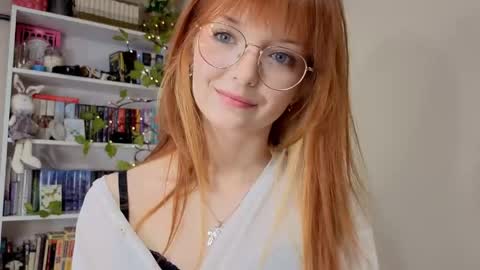 Lily online show from May 11, 2026, 10:07 pm