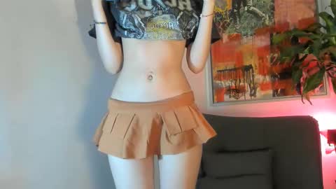 Snapshot of lilyskinny27 chatting on December 23, 2025, 2:53 am lilyskinny27 online show from December 23, 2025, 2:53 am