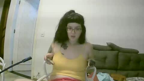 lilyswear online show from March 5, 2025, 2:36 am