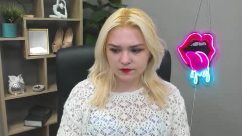 Lily online show from March 22, 2026, 8:18 am