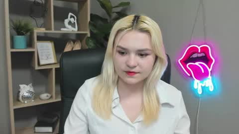 Lily online show from April 13, 2026, 6:19 am