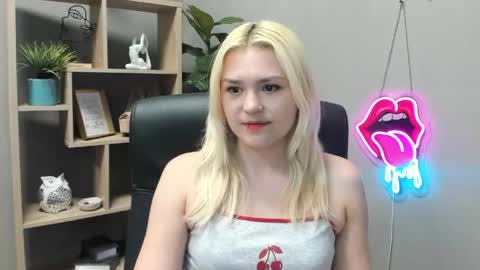 Lily online show from May 11, 2026, 7:03 am