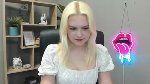 Lily online show from May 13, 2026, 7:06 am