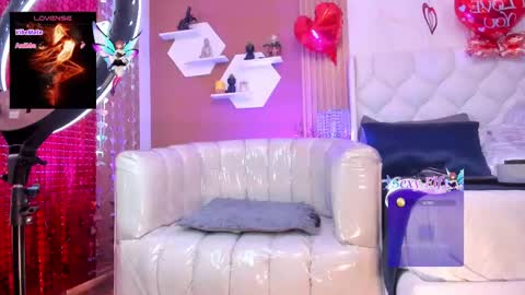 Lilly online show from February 13, 2025, 12:00 pm