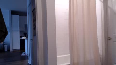 Lily Monroe online show from November 2, 2025, 8:00 pm