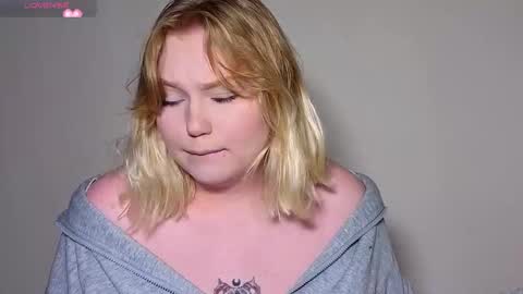 Snapshot of lime_cat chatting on September 20, 2025, 12:11 am lime cat online show from September 20, 2025, 12:11 am