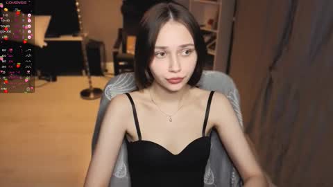 Scarlet online show from March 17, 2026, 9:29 pm