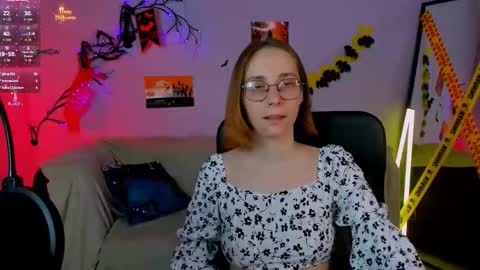 Snapshot of lina_fox12 chatting on October 28, 2025, 1:36 pm lina_fox12 online show from October 28, 2025, 1:36 pm