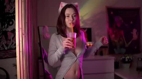 Lina -  online show from February 21, 2026, 4:13 am