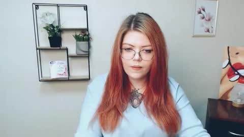 lina_ri online show from October 18, 2025, 7:53 am