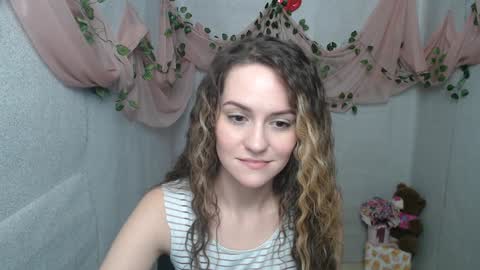 Lina online show from December 26, 2024, 10:26 am