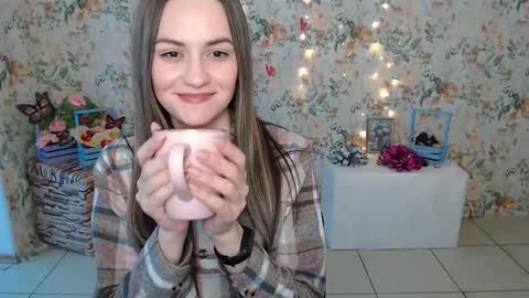 Lina online show from February 18, 2025, 6:48 am