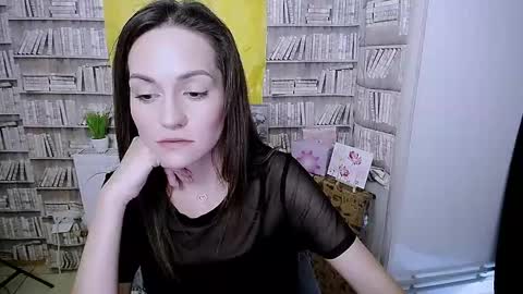 Lina online show from September 20, 2025, 9:21 am