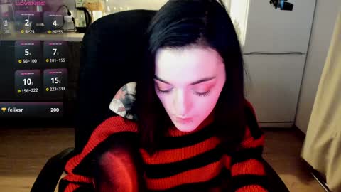 Lina 3  1715622743 online show from December 27, 2024, 12:56 pm