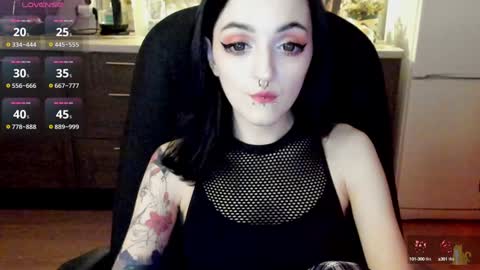 Lina 3  1715622743 online show from December 30, 2024, 7:00 pm