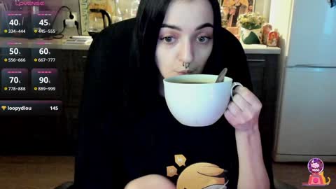 Lina 3  1715622743 online show from January 16, 2025, 11:37 am