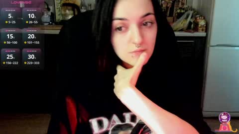 Lina 3  1715622743 online show from February 6, 2025, 7:45 am