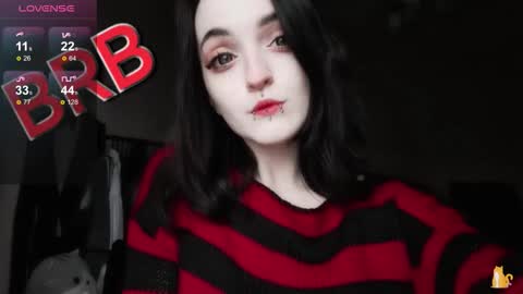 Lina 3  1715622743 online show from November 19, 2025, 8:03 am