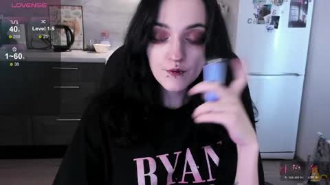 Lina 3  1715622743 online show from March 24, 2026, 7:46 am