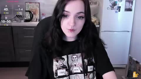 Lina 3  1715622743 online show from April 13, 2026, 7:14 am