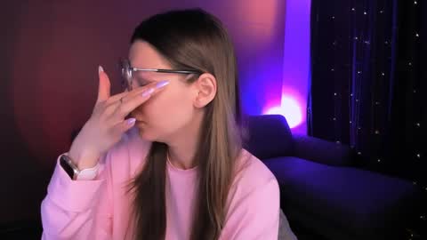 Lina online show from April 17, 2026, 2:14 am