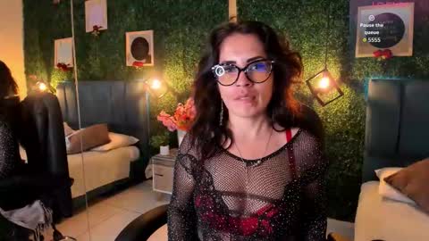 Lina  online show from September 25, 2025, 11:58 am