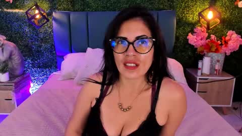 Lina  online show from November 22, 2025, 12:59 pm