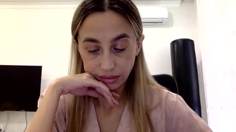 linavora online show from February 3, 2026, 11:59 am