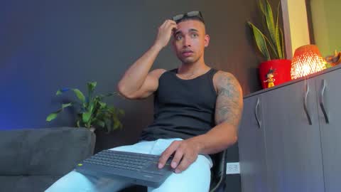 Snapshot of lincom_amith chatting on September 25, 2025, 11:52 pm lincom amith online show from September 25, 2025, 11:52 pm