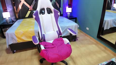  Linda  online show from January 25, 2025, 12:27 am