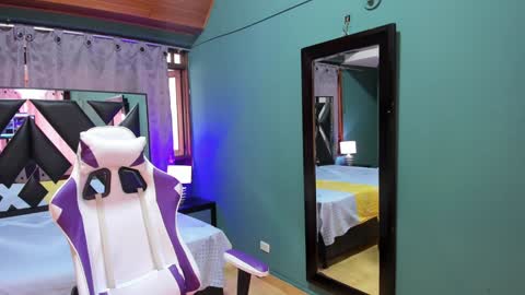  Linda  online show from January 25, 2025, 6:13 pm