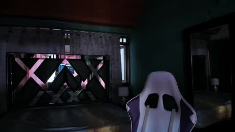  Linda  online show from February 1, 2025, 9:19 pm