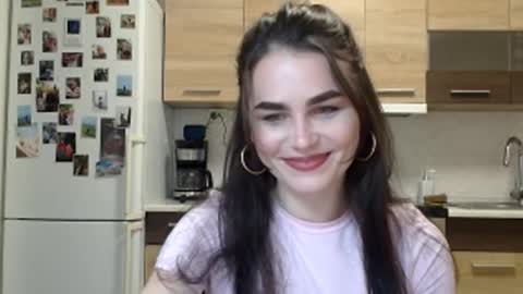 Linda online show from December 20, 2025, 8:05 pm