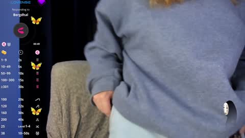 Giggles  online show from December 3, 2024, 2:36 am