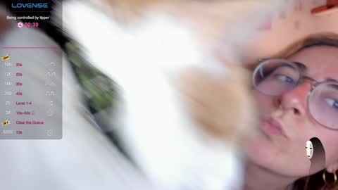 Giggles  online show from January 28, 2025, 12:15 am