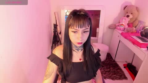 Lindaa maria  online show from November 9, 2025, 3:16 am