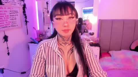 Lindaa maria  online show from April 21, 2026, 11:05 am