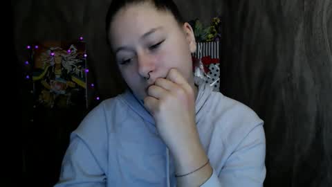 Snapshot of linda_s_ chatting on November 11, 2025, 4:18 pm Linda online show from November 11, 2025, 4:18 pm