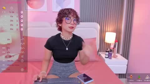 linda_sofi__ online show from February 12, 2025, 8:07 pm