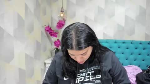    online show from October 1, 2025, 4:02 pm