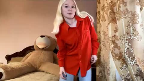 Luna online show from November 6, 2025, 11:55 am