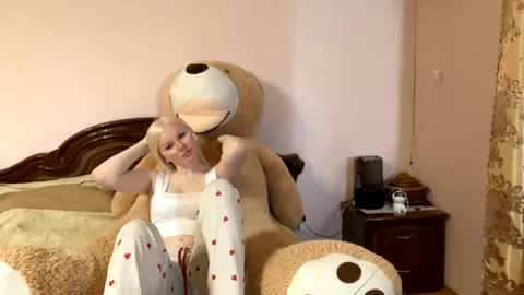 Luna online show from December 21, 2025, 7:37 am