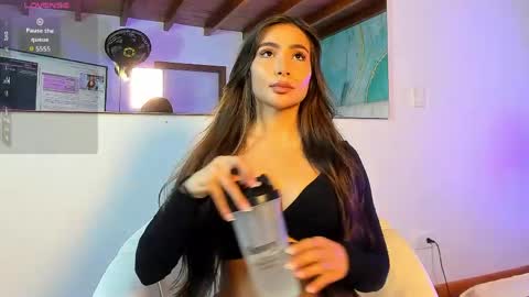Lindsay Palmer online show from May 17, 2026, 1:51 pm