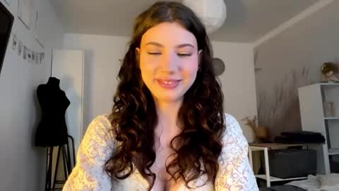 Linda online show from March 22, 2026, 1:03 pm
