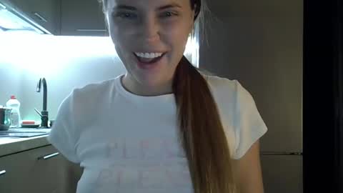 Anna online show from October 25, 2025, 6:35 pm